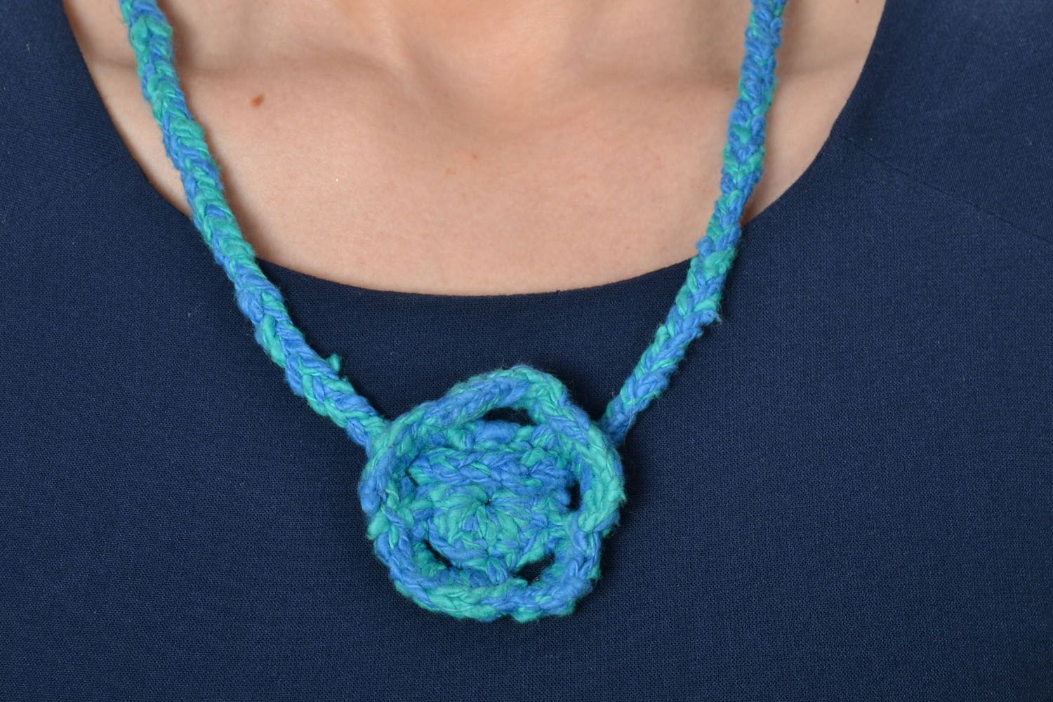 Blue crochet pendant photo 2