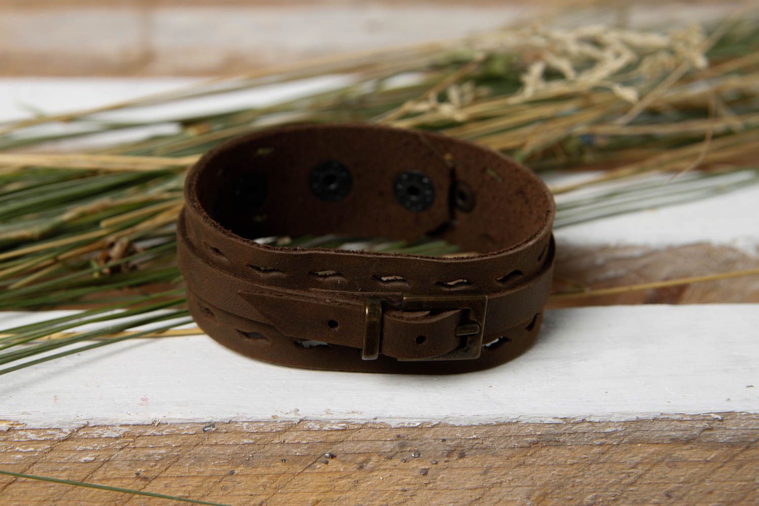Bracelet cuir Bijou fait main large brun design Accessoire en cuir original photo 1