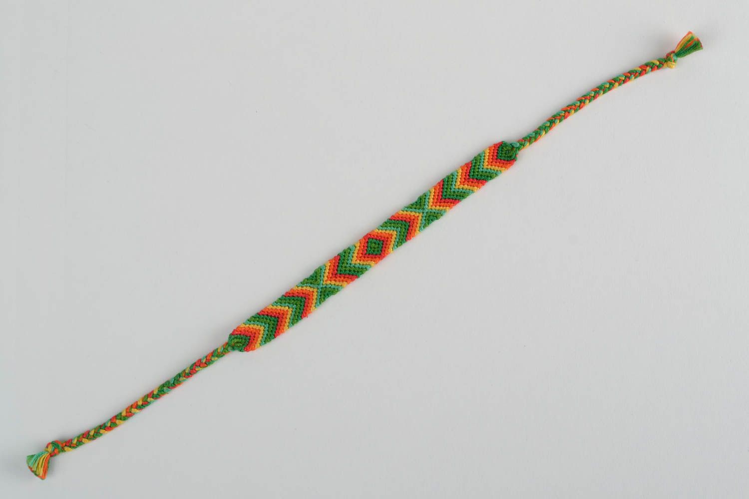 Текстильный браслет яркий плетеный из цветных ниток красивый ручной работы фото 5