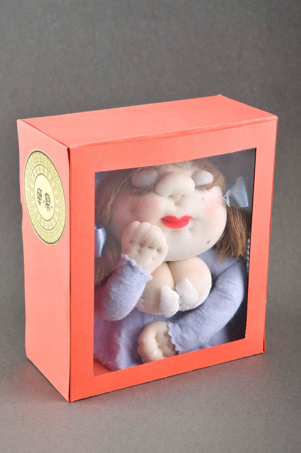 Muñeca decorativa hecha a mano de textil souvenir original juguete de colección foto 1