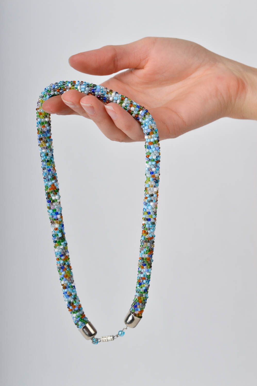 Жгут из бисера украшение ручной работы ожерелье из бисера в голубых тонах фото 2