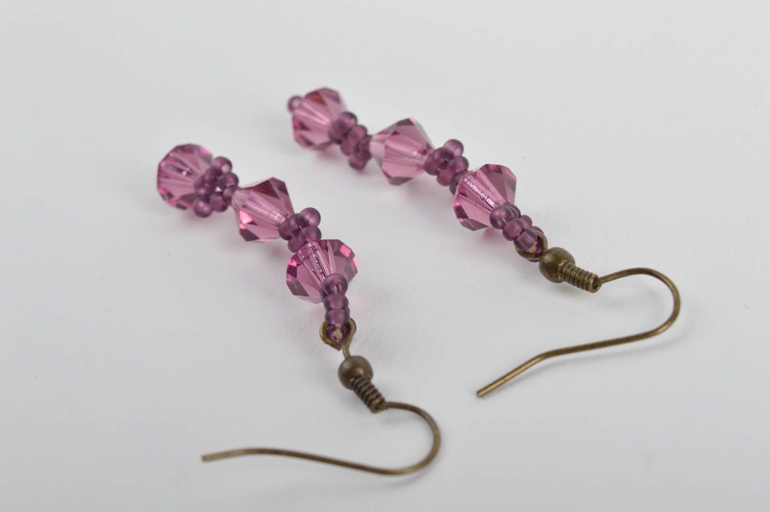 Handmade long dangle earrings of violet color with seed and plastic beads photo 5