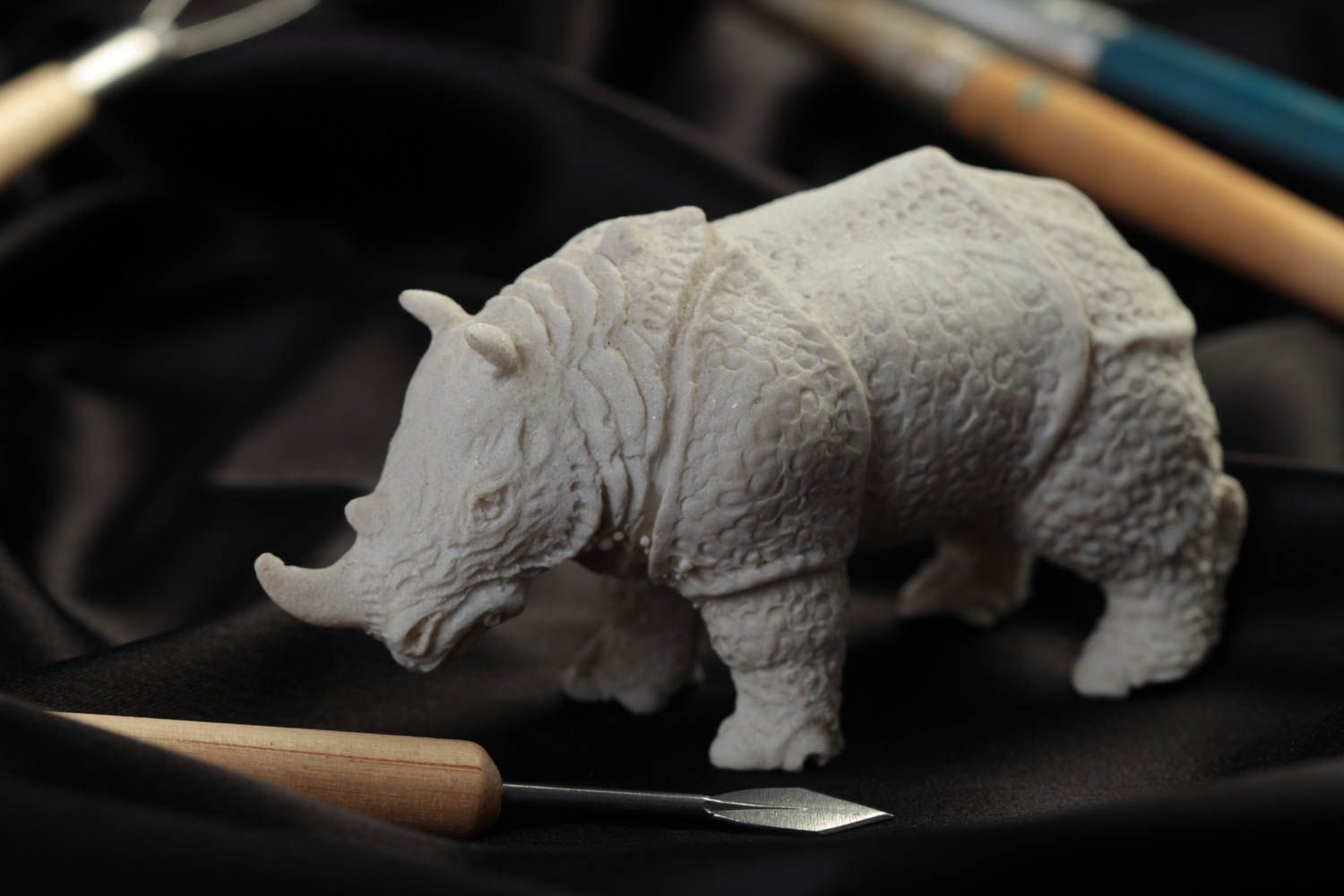 Blank polymer resin statuette designer handmade rhino figure blank for painting photo 1