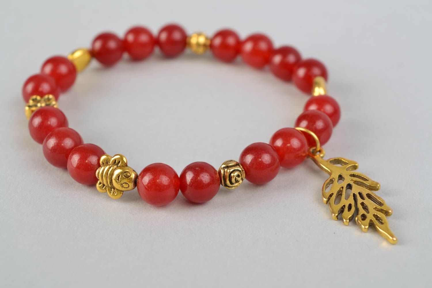 Bracelet with metal and red marble photo 3