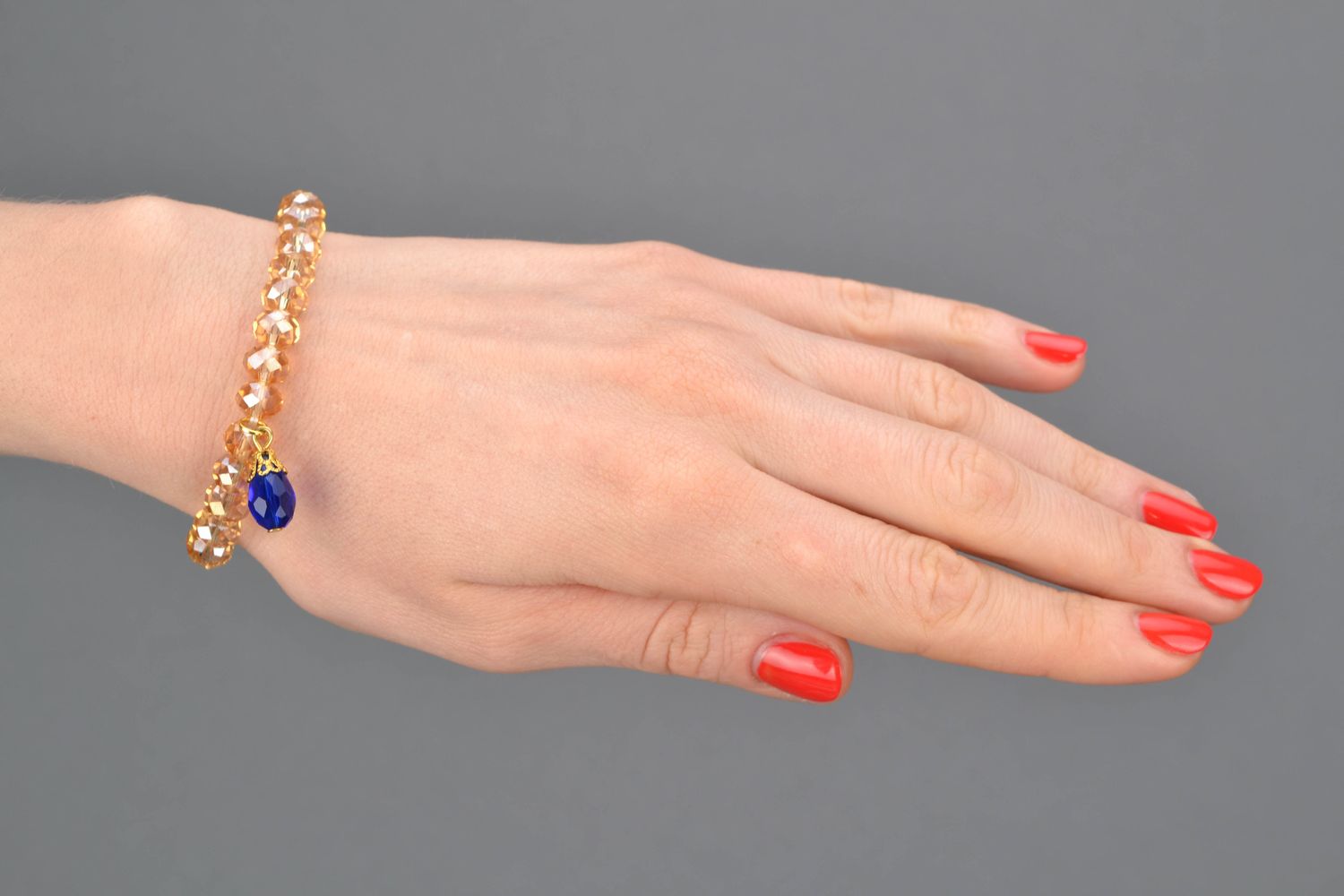 Bracelet en perles de cristal bleu et blanc fait main photo 4
