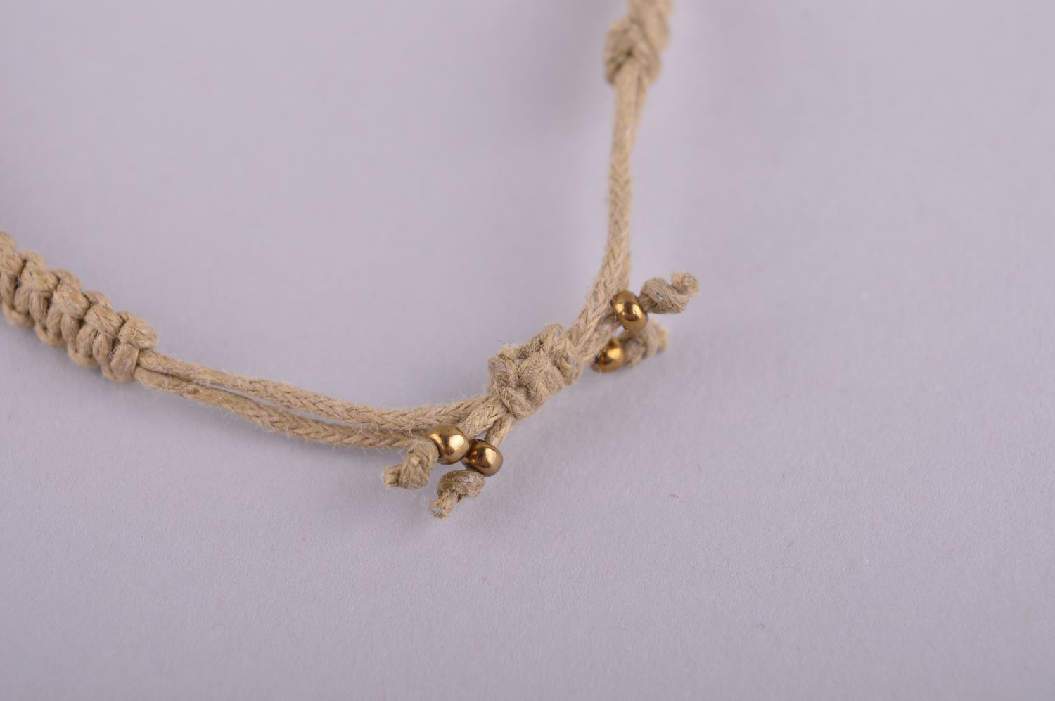 Браслет ручной работы браслет из шнурков плетеный браслет бежевый с короной фото 4