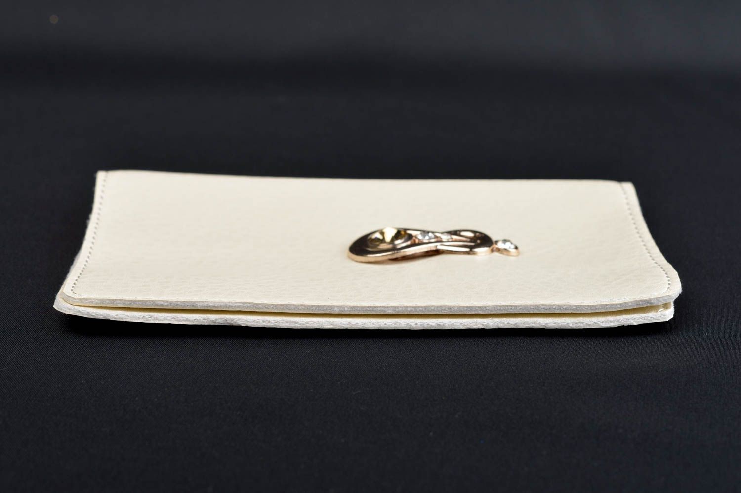 Étui passeport cuir fait main Protège-passeport blanc décoré Accessoire femme photo 2