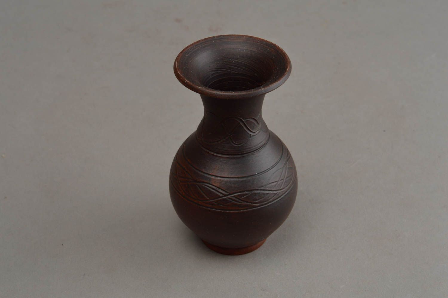 Vase décoratif fait main petit noir en céramique style ethnique pour intérieur photo 3