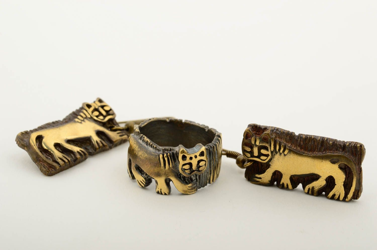 Комплект украшений ручной работы женское кольцо и модные серьги из бронзы Львы фото 3