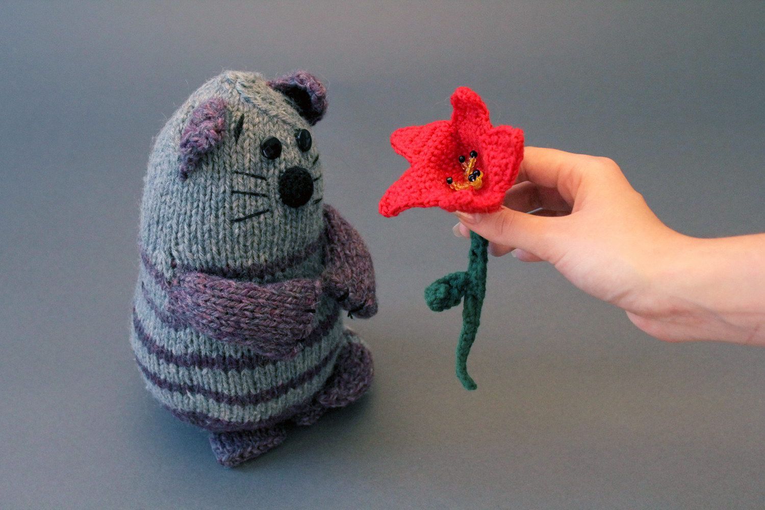 Jouet mou tricoté Chat avec fleur  photo 4