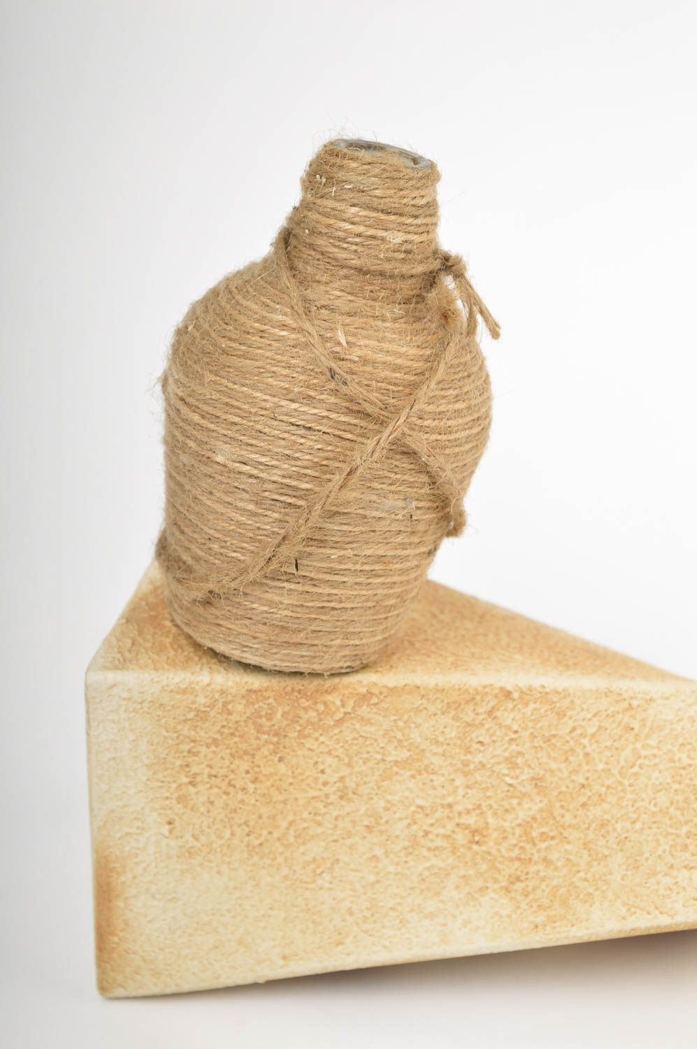 5 inches glass bottle decorated with twine 0,55 lb photo 1