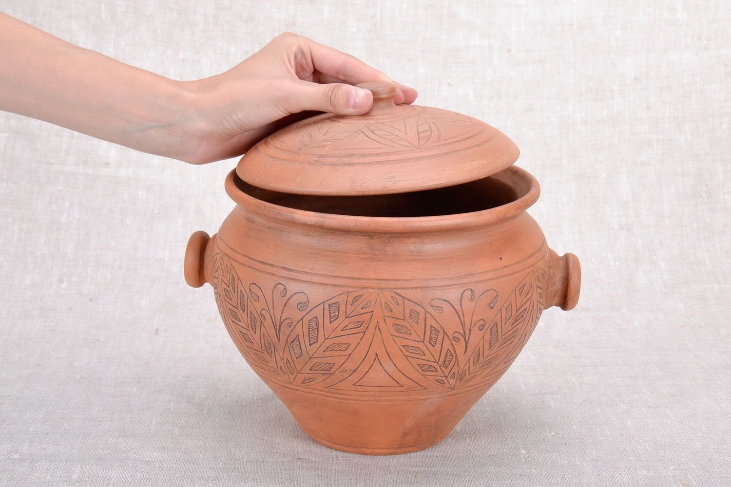 Pot en argile avec couvercle fait main photo 5