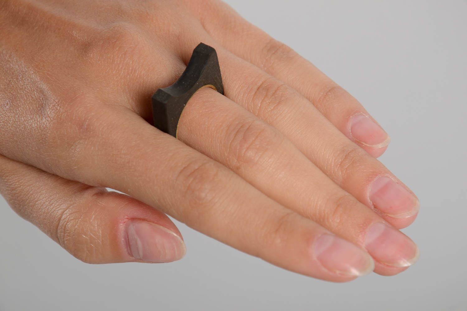 Украшение ручной работы женское кольцо массивное украшение необычное черное фото 3