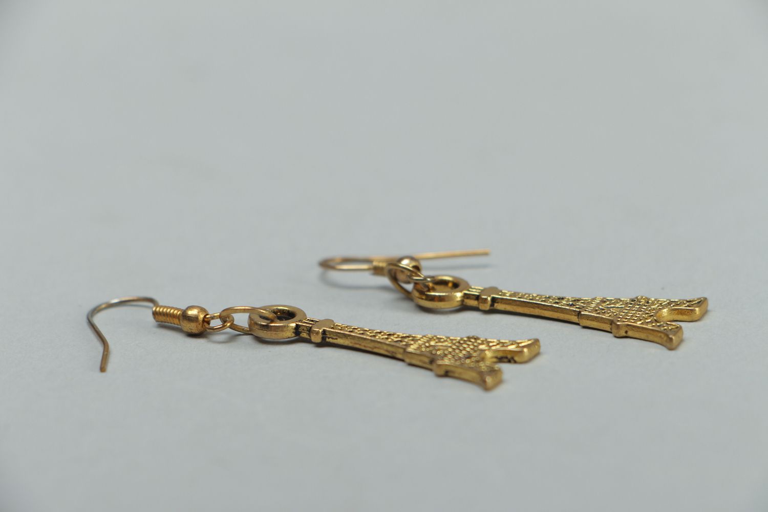 Dangle earrings with Eiffel tower charms photo 2