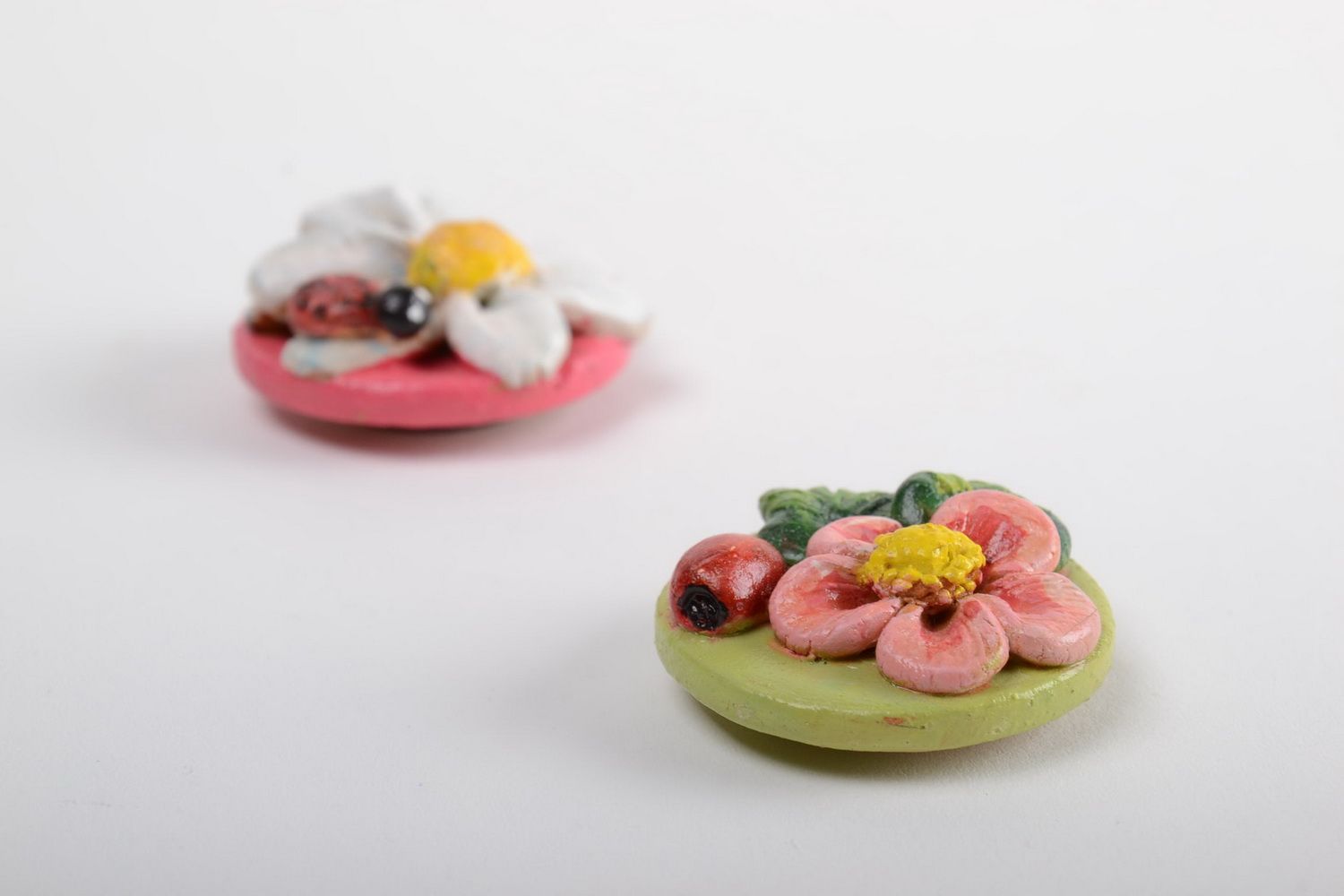 Set aimants frigo céramiques ronds Fleurs faits main 2 pièces cuisine déco photo 5