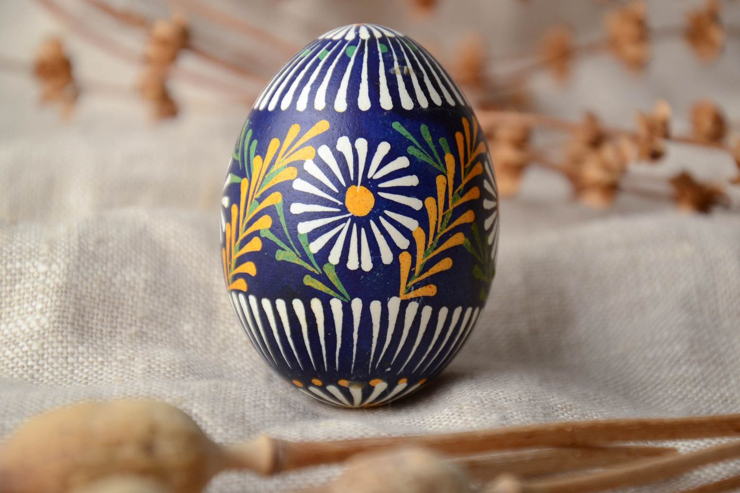 Пасхальное яйцо в технике лемковской росписи фото 1