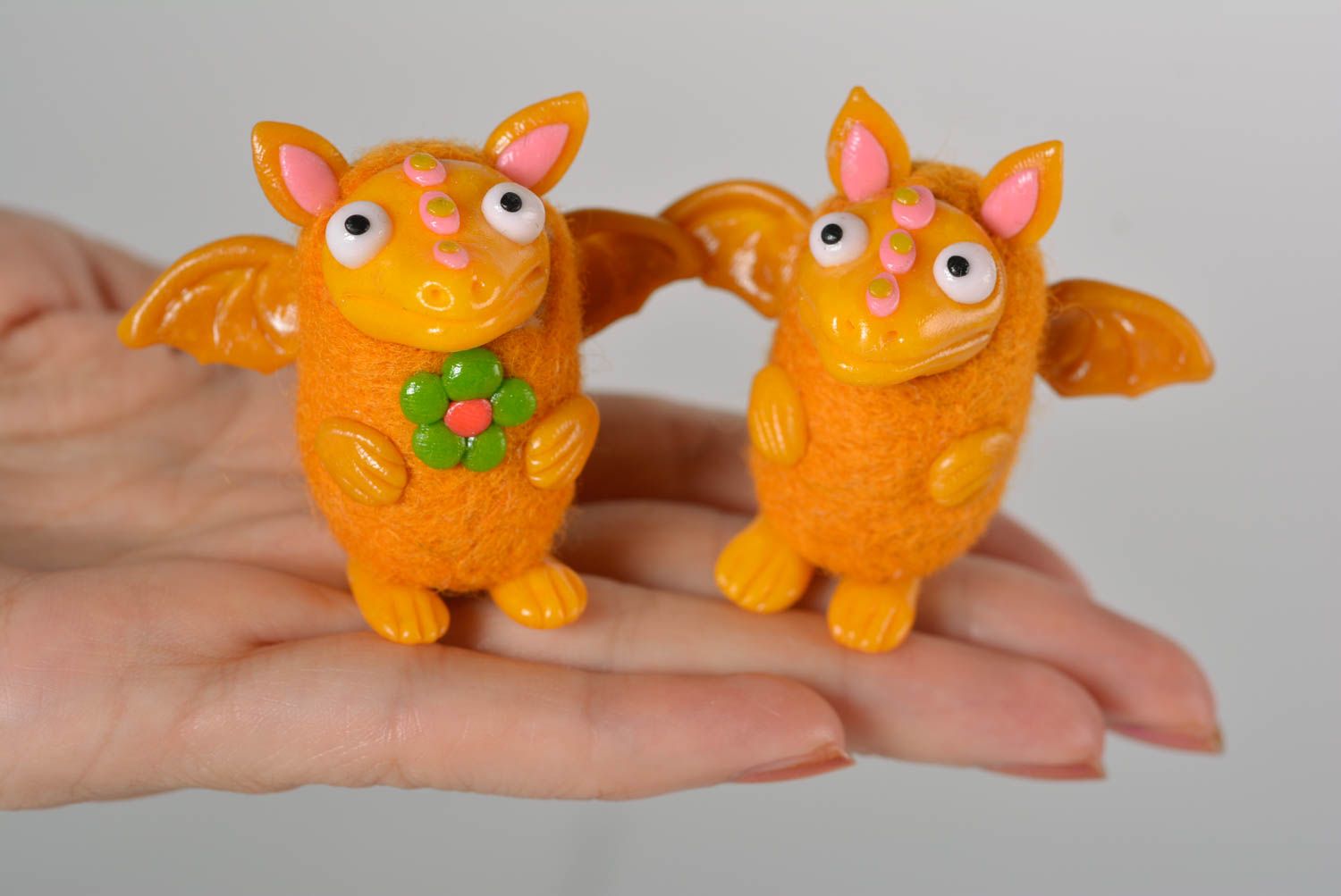Валяные игрушки хэнд мэйд фигурки из пластики игрушки из шерсти 2 Желтые драконы фото 5