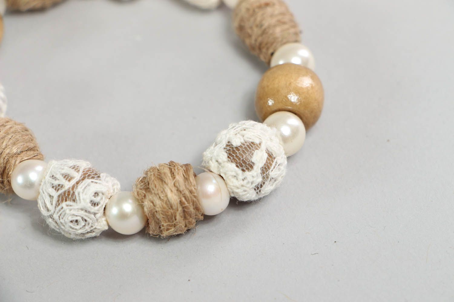 Bracelet en perles de bois fait main Bohème photo 3