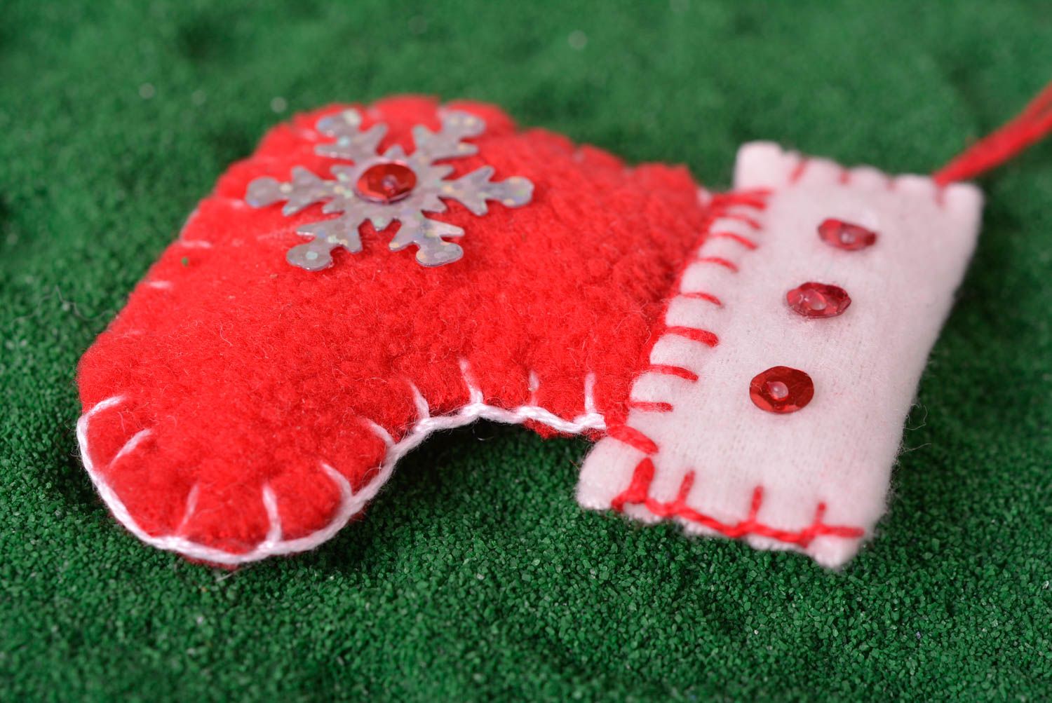 Мягкая игрушка хэнд мейд рождественский носок из фетра интерьерная игрушка фото 3
