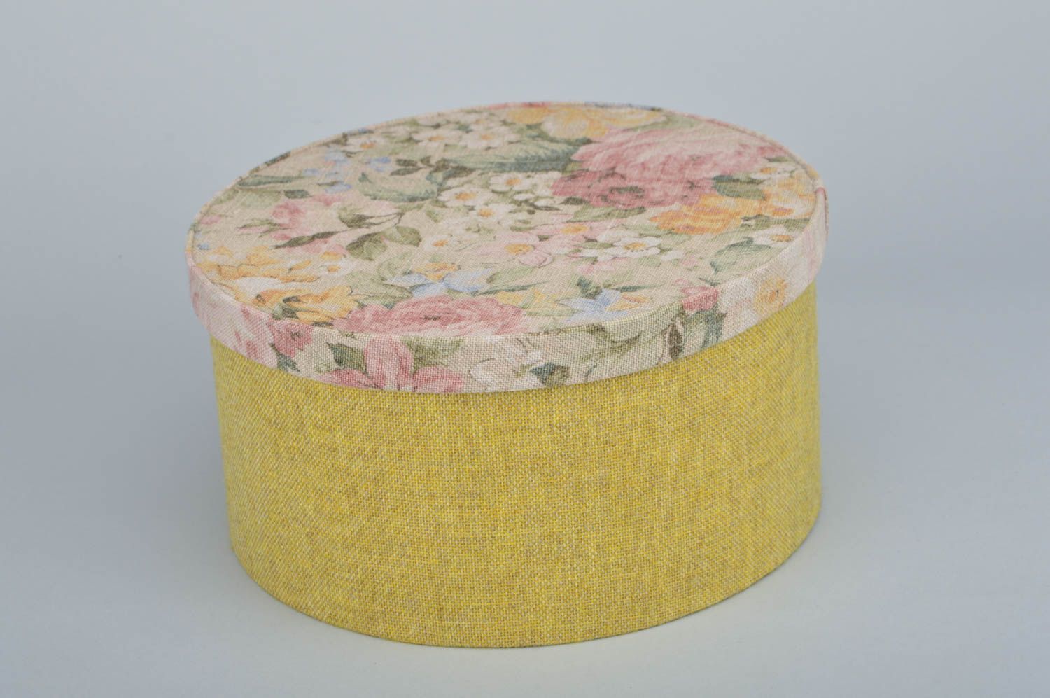 Grande boîte ronde en carton et tissu avec couvercle faite main jaune Fleurs photo 2