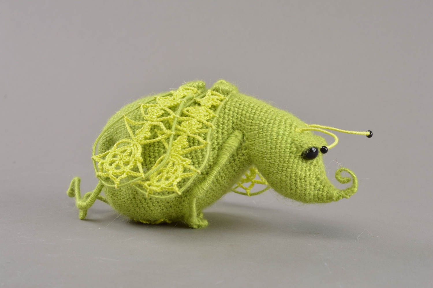 Peluche tricotée en laine naturelle faite main décorative insecte vert photo 2