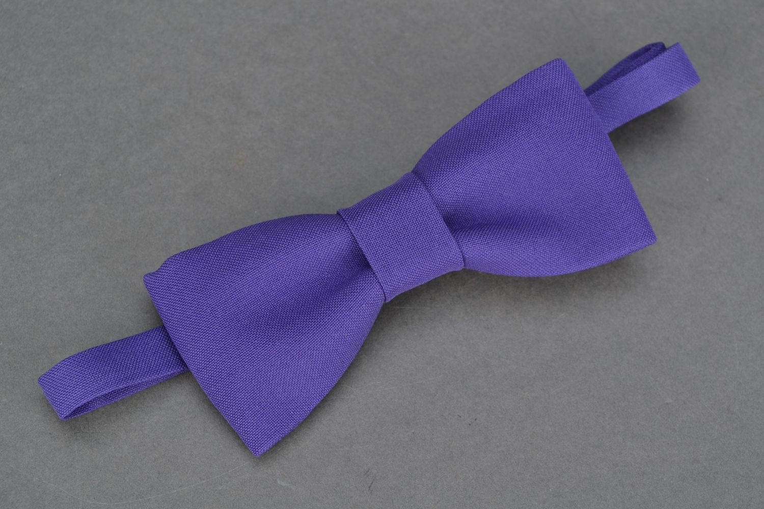 Violet bow tie photo 3