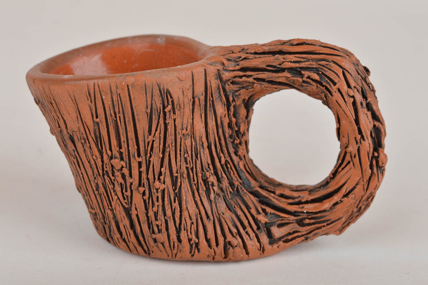 Глиняная чашка оригинальная с имитацией дерева ручной работы объемом 50 мл фото 2