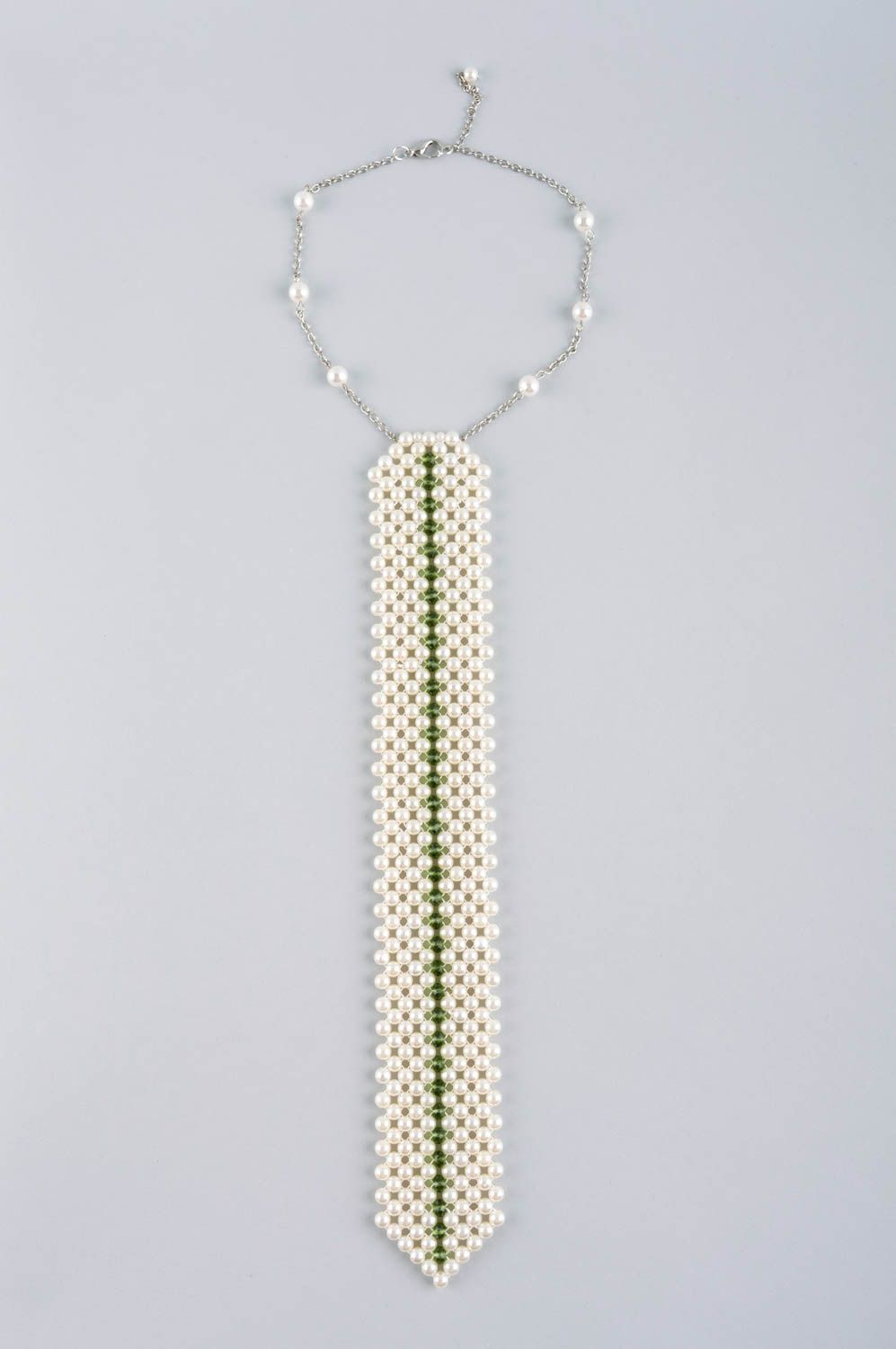 Collier cravate Bijou fait main long blanc en fausses perles Cadeau femme photo 4