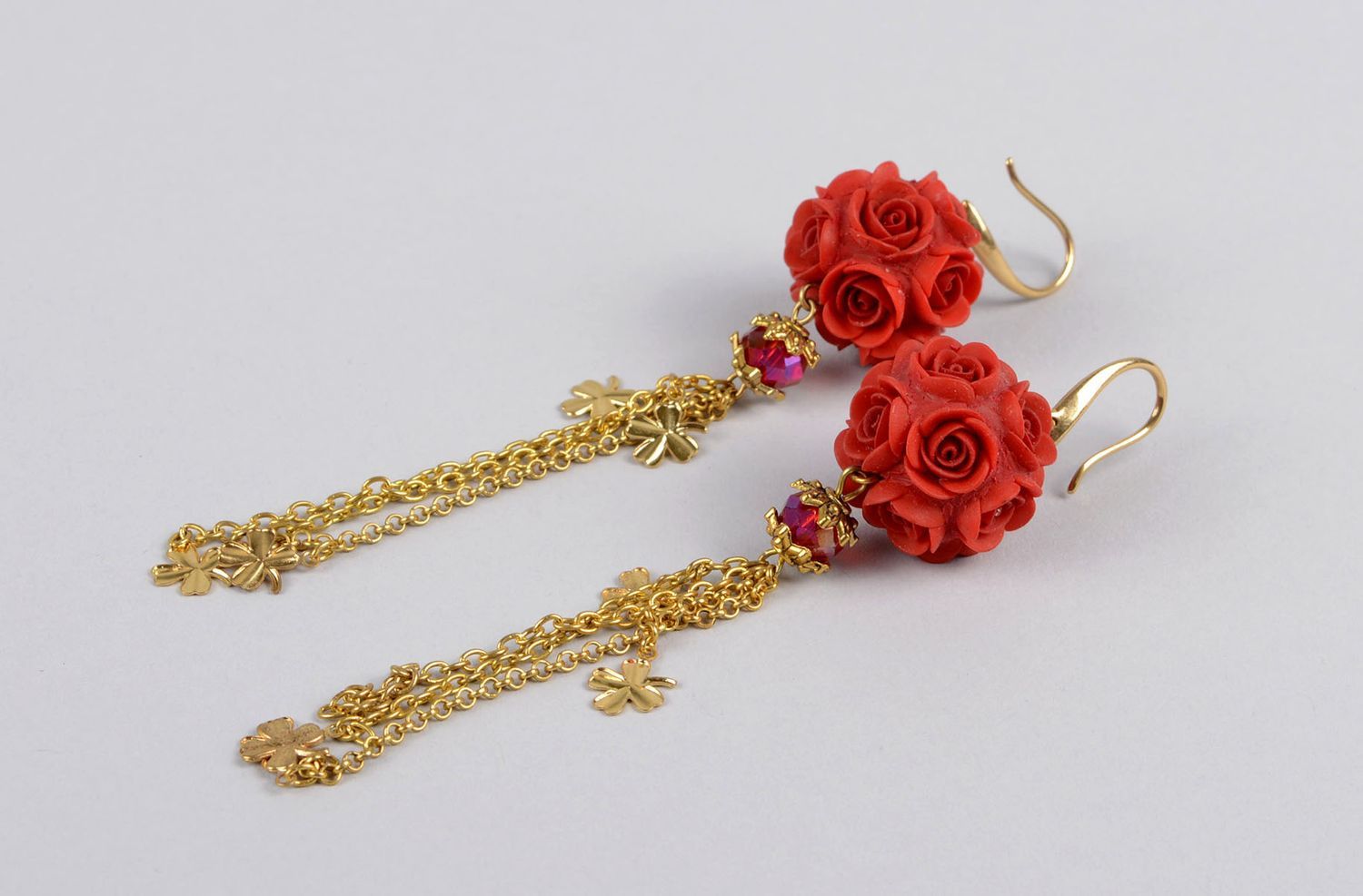 Handmade Blumen Ohrringe rote Rosen Polymer Schmuck Accessoire für Frauen foto 2