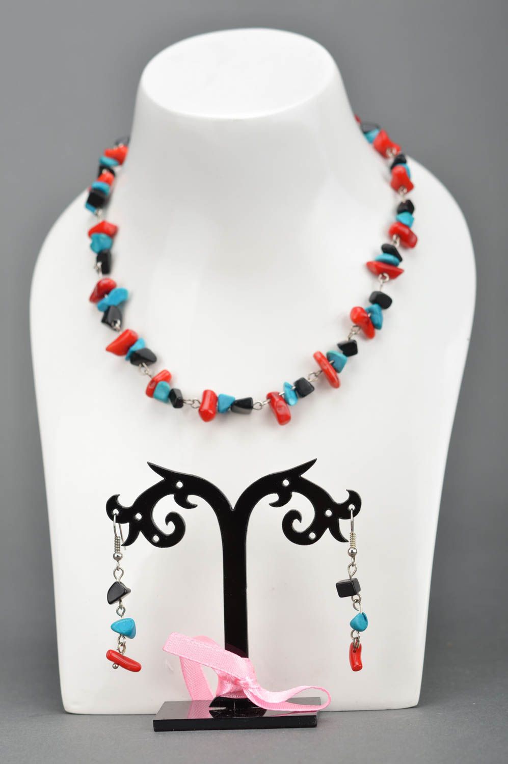 Handmade designer jewelry set with natural stones coral earrings and necklace photo 1