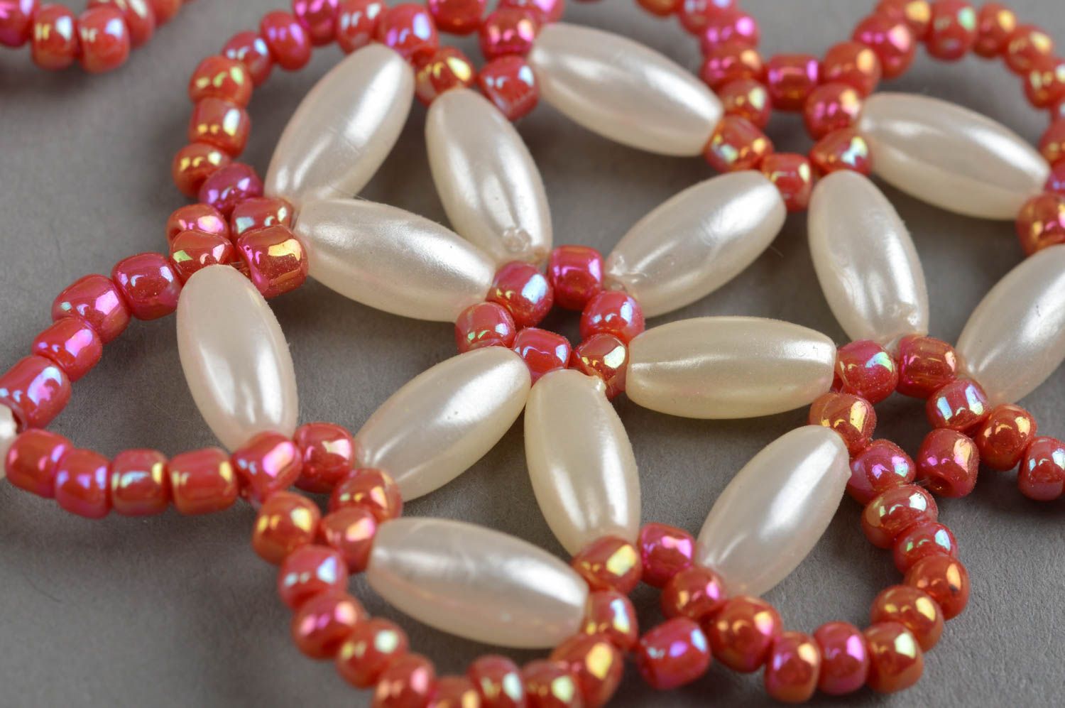 Boucles d'oreilles en perles de rocaille faites main longues blanc rouge bijou photo 5
