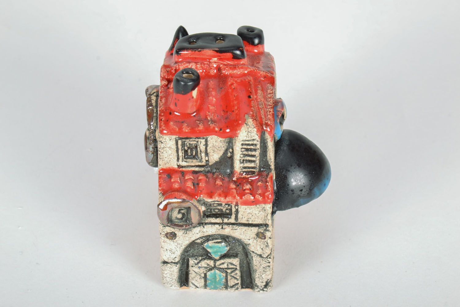 Ceramic statuette in the shape of house photo 5