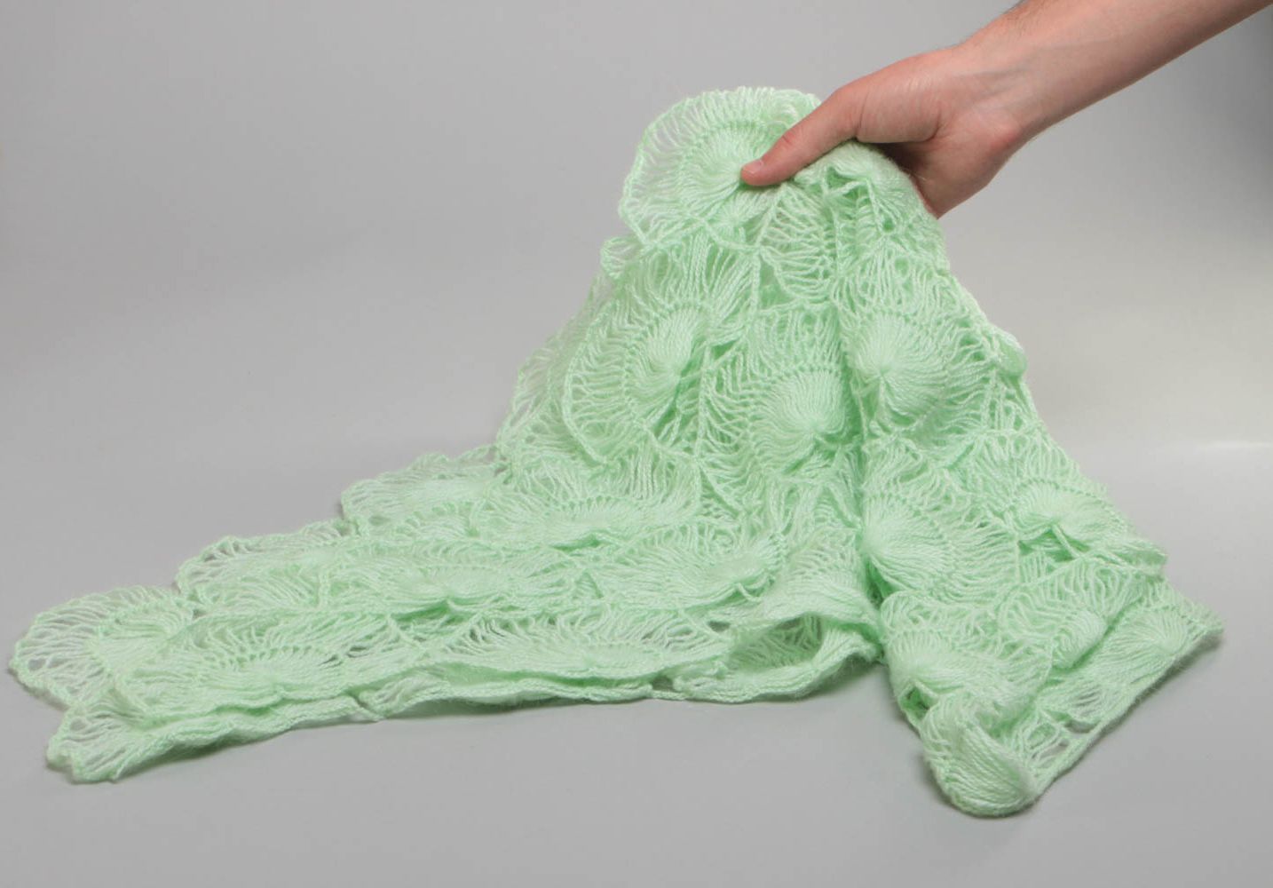 Durchbrochener grüner langer handgemachter Schal für Frauen stilvoll foto 5