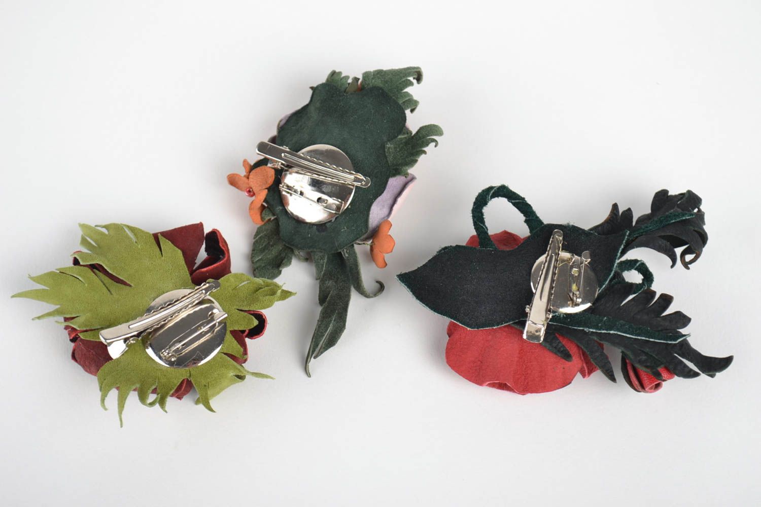 Брошки цветы кожаные аксессуары ручной работы украшения из натуральной кожи фото 2