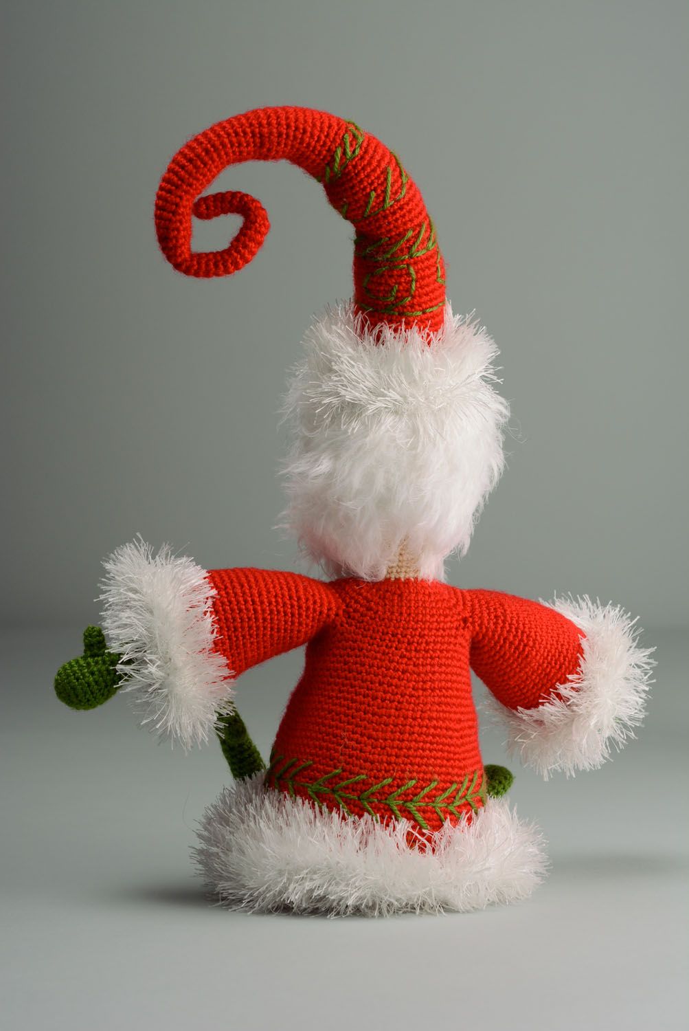 Вязаная игрушка Дед Мороз фото 4