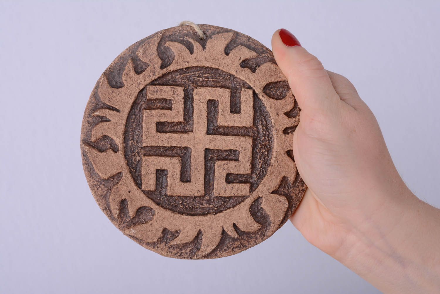Prato talismã para o interior feito a mão com um símbolo eslavo Rodovik  foto 4