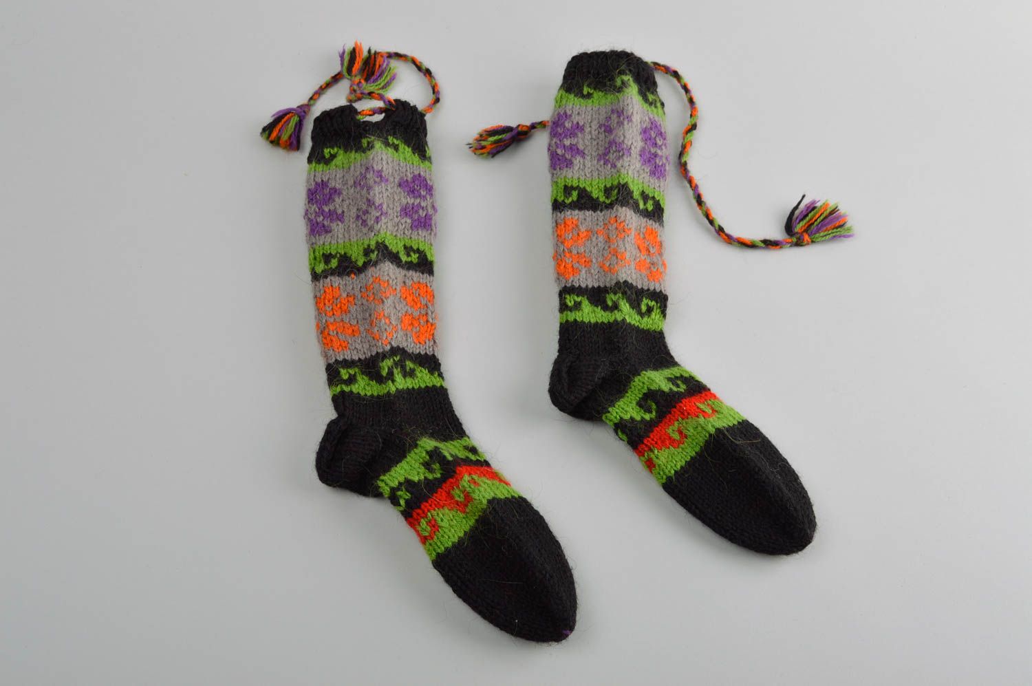 Черные носки ручной работы шерстяные носки на девочку оригинальный подарок фото 2