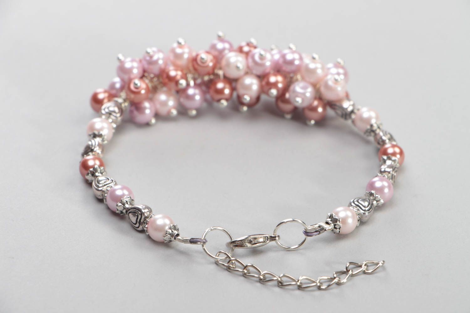 Bracelet en perles artificielles roses sur chaîne fermoir mousqueton fait main photo 4