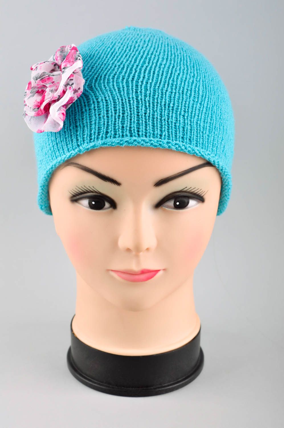 Шапка для девочки ручной работы вязаная шапка голубая зимняя шапка с цветком фото 2