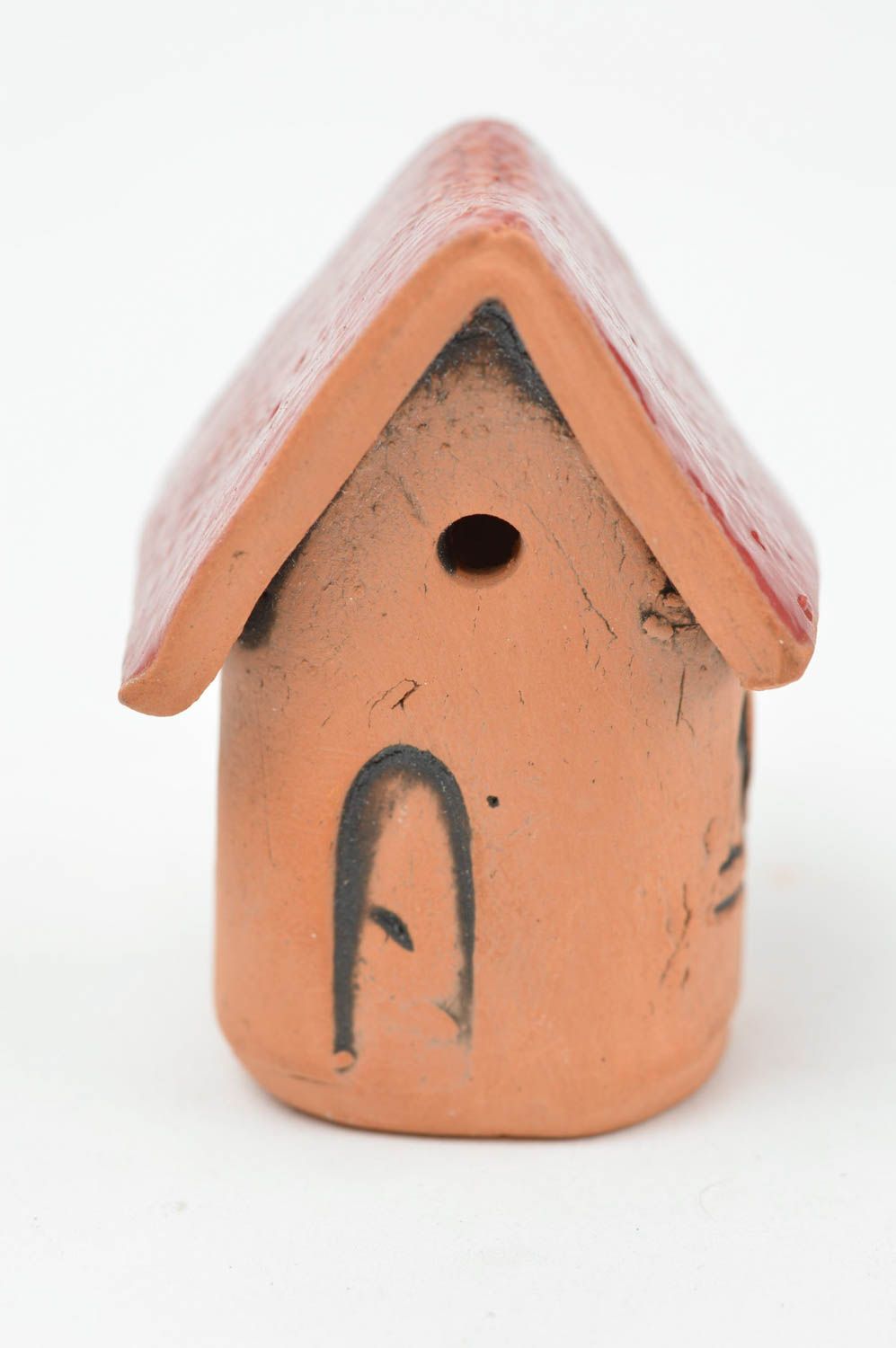 Maisonnette en argile faite main figurine ronde originale au toit rouge photo 2