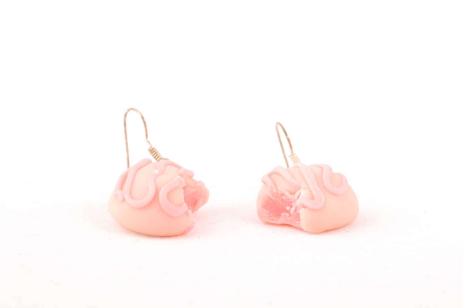 Boucles d'oreilles artisanales avec pendentifs en pâte polymère photo 2