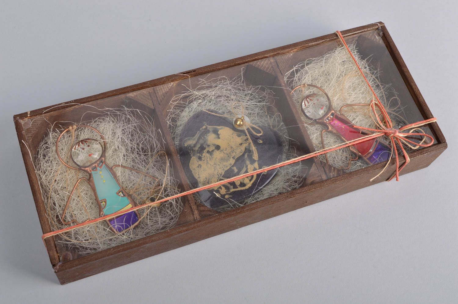 Стеклянные подвески для дома в коробочке набор из 3 изделий ангелы и сердце ручная работа фото 2