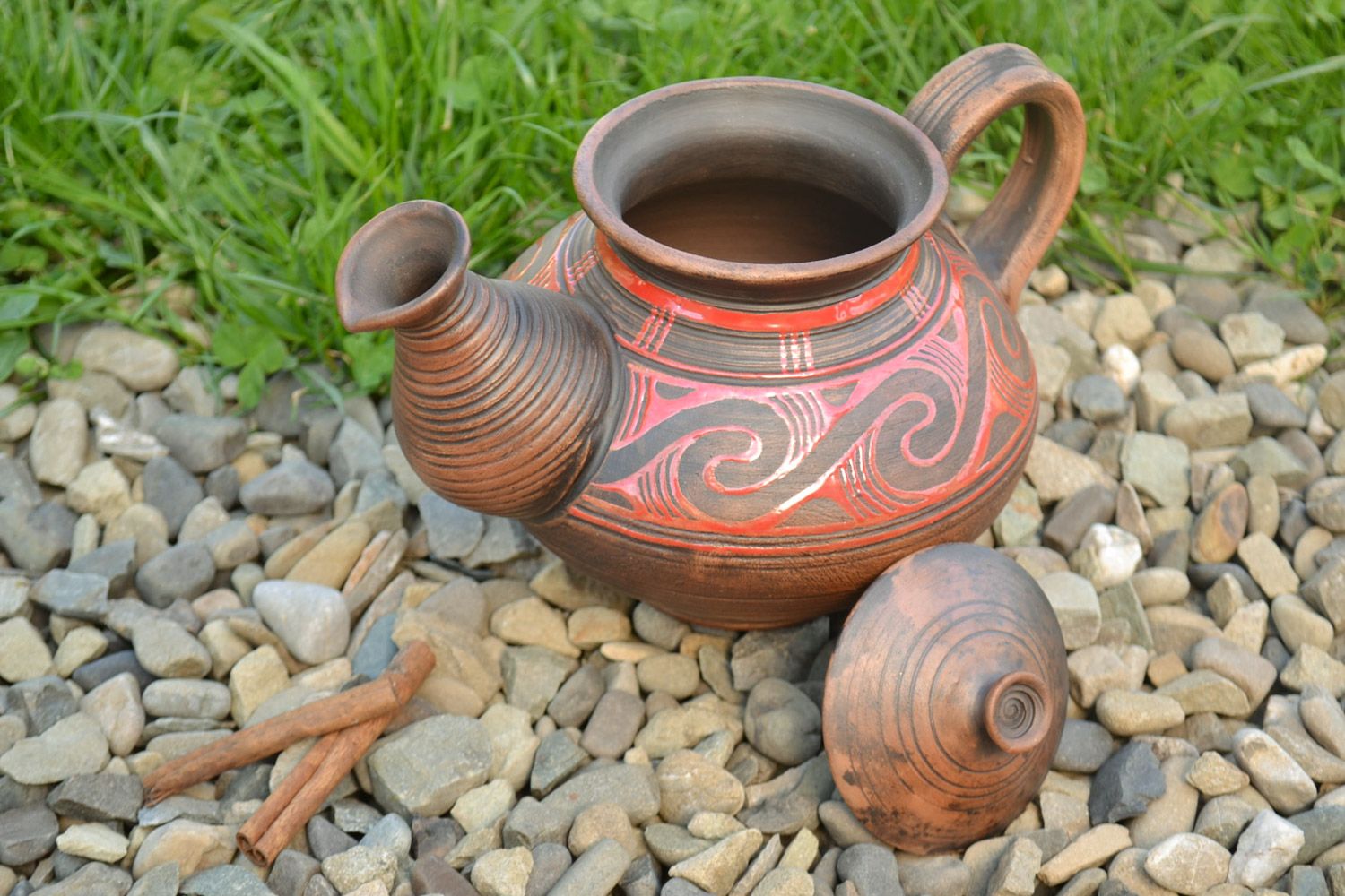 Глиняный чайник заварник ручной работы в технике молочения расписной красивый фото 1