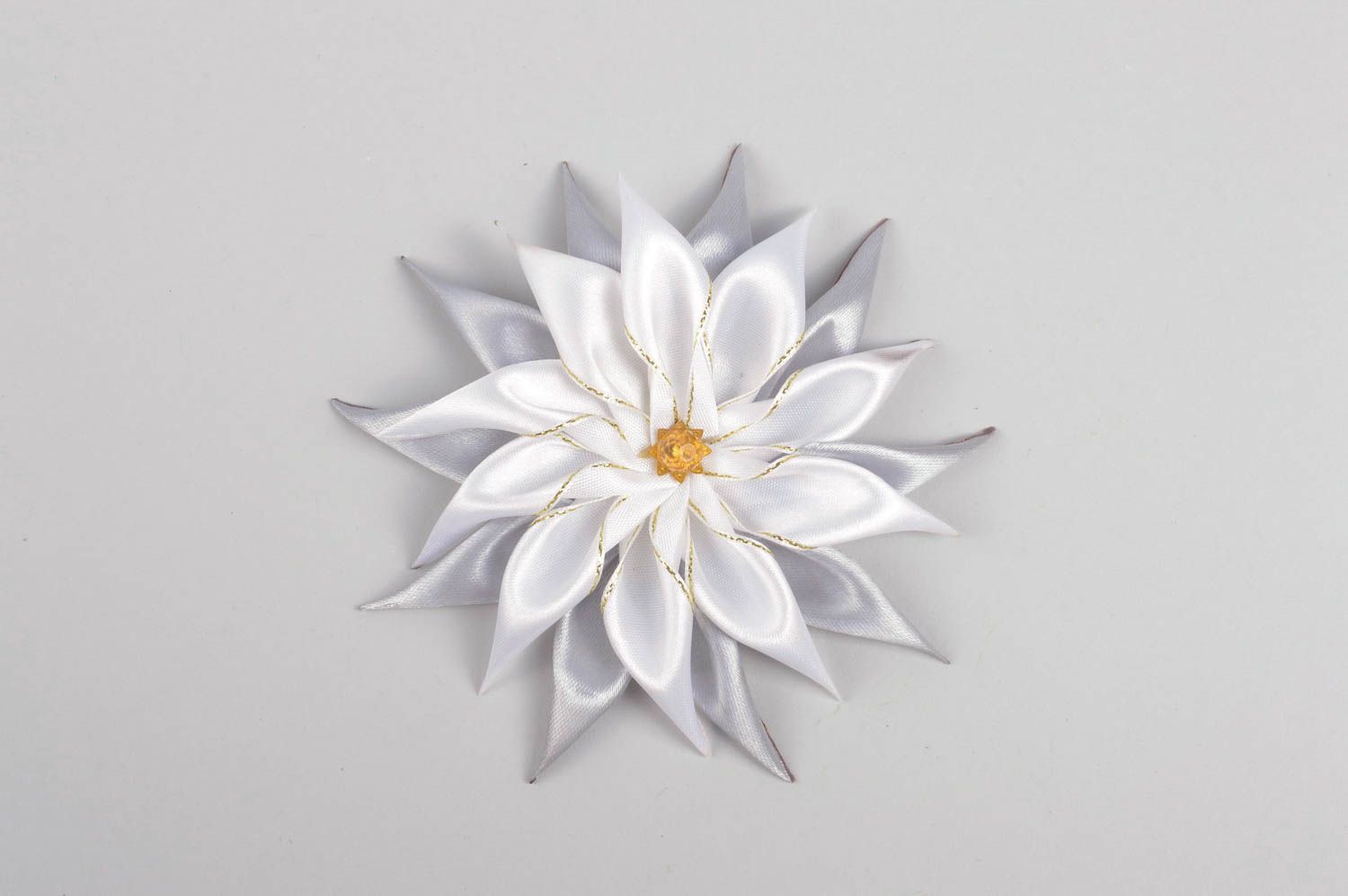 Silberfarbene Blume Haarspange handgemachter Schmuck Accessoire für Mädchen foto 5
