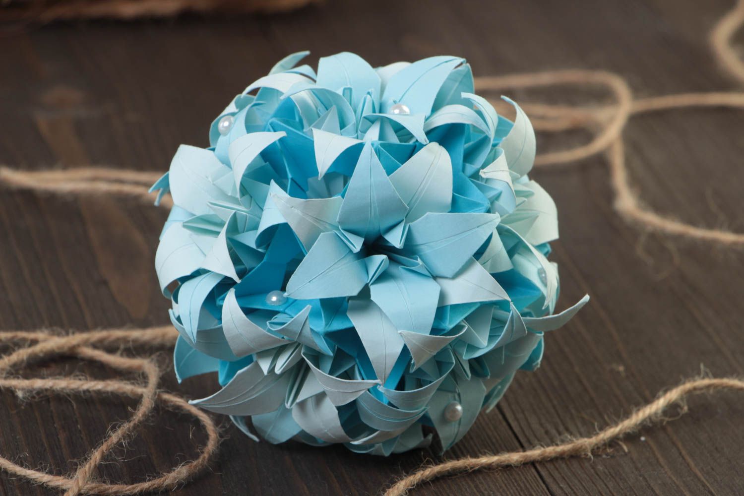 Suspension décorative Boule bleue en papier florale originale faite main photo 1