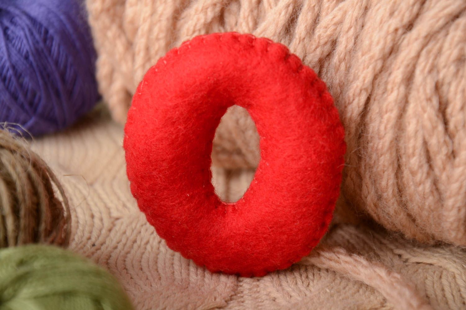 Handmade small red felt educational soft toy letter O for learning alphabet  photo 1