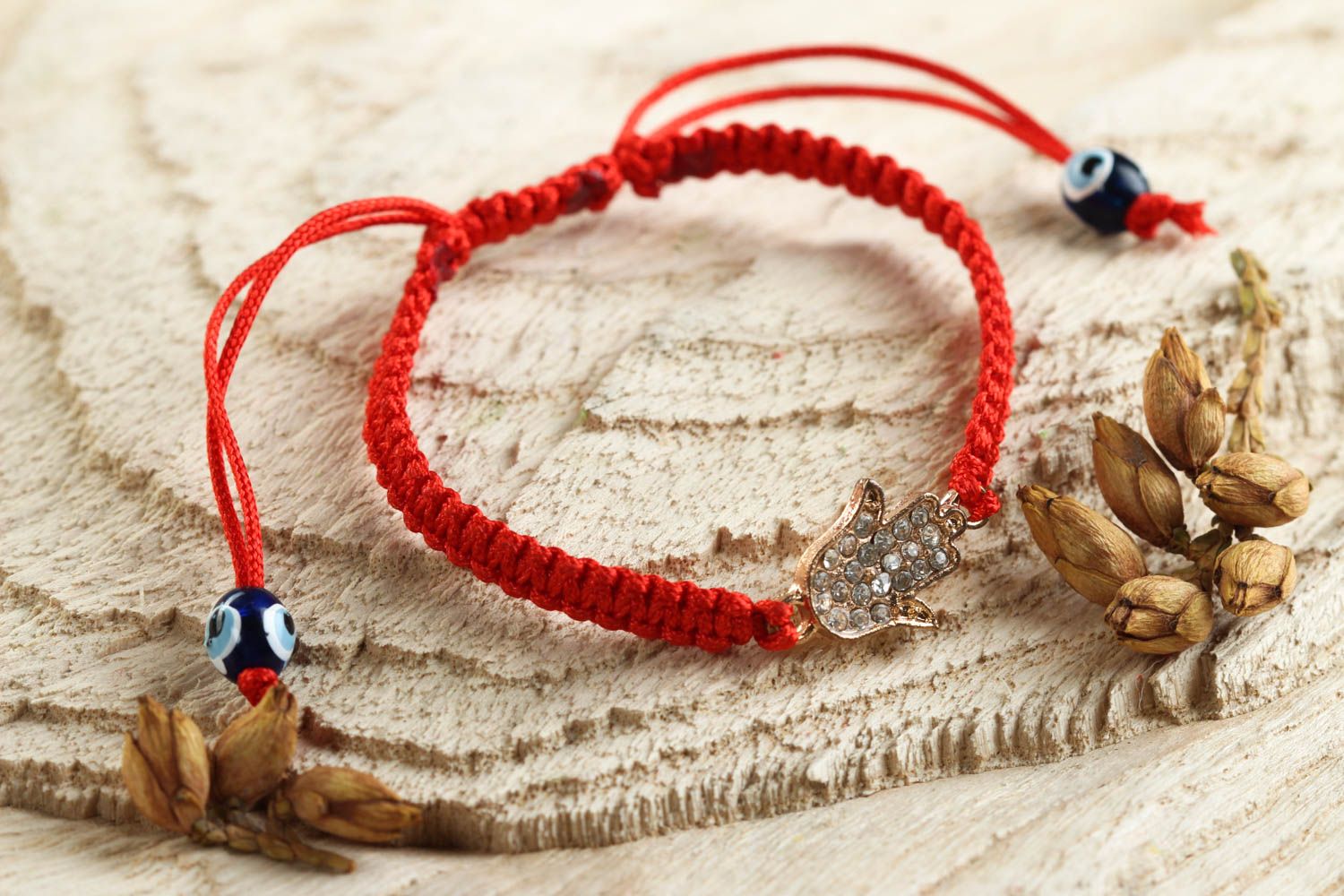 Модный браслет с хамсой ручной работы браслет из ниток плетеный браслет красный фото 1
