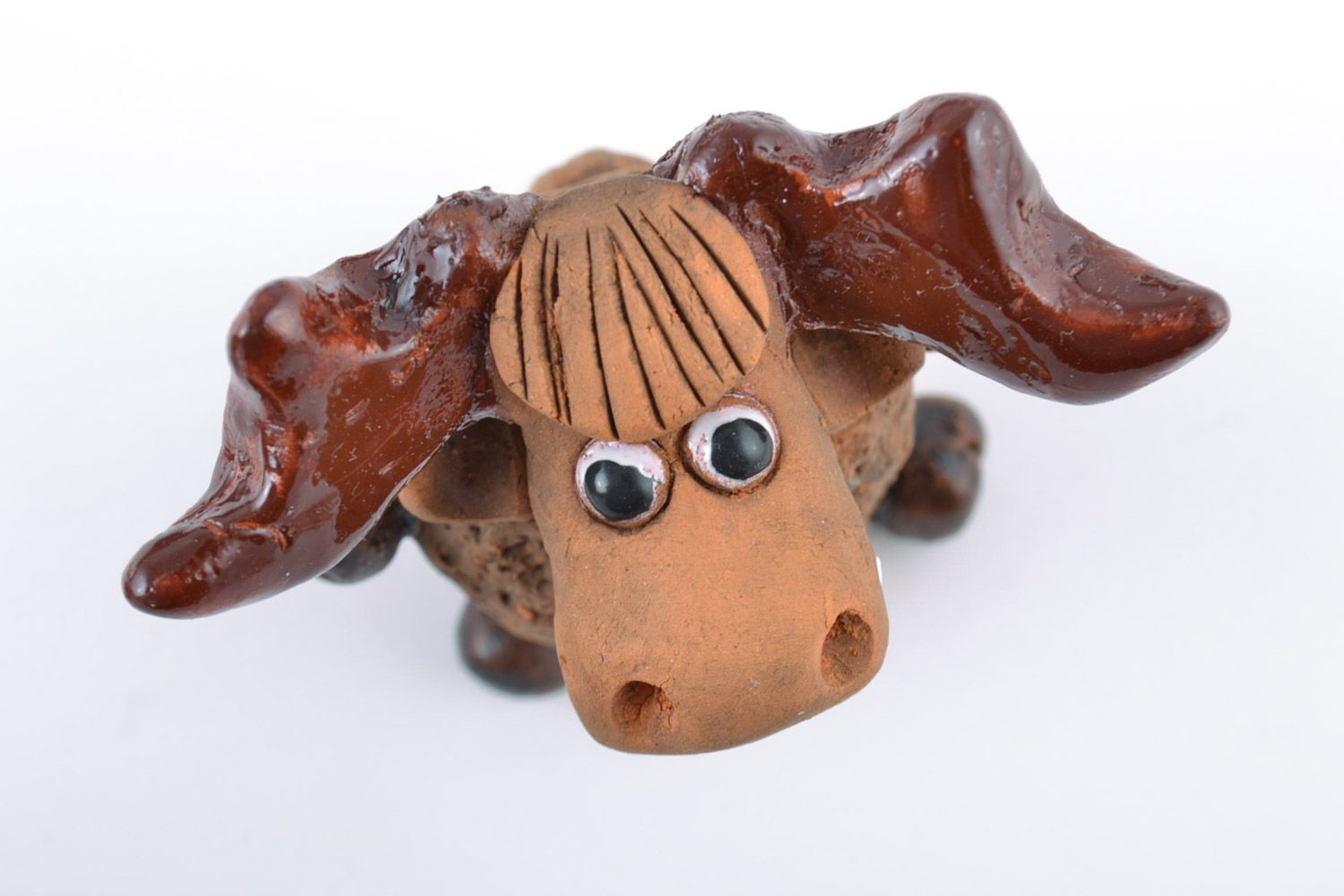 Figura artesanal de cerámica ciervo modelada a mano pintada con acrílicos foto 3