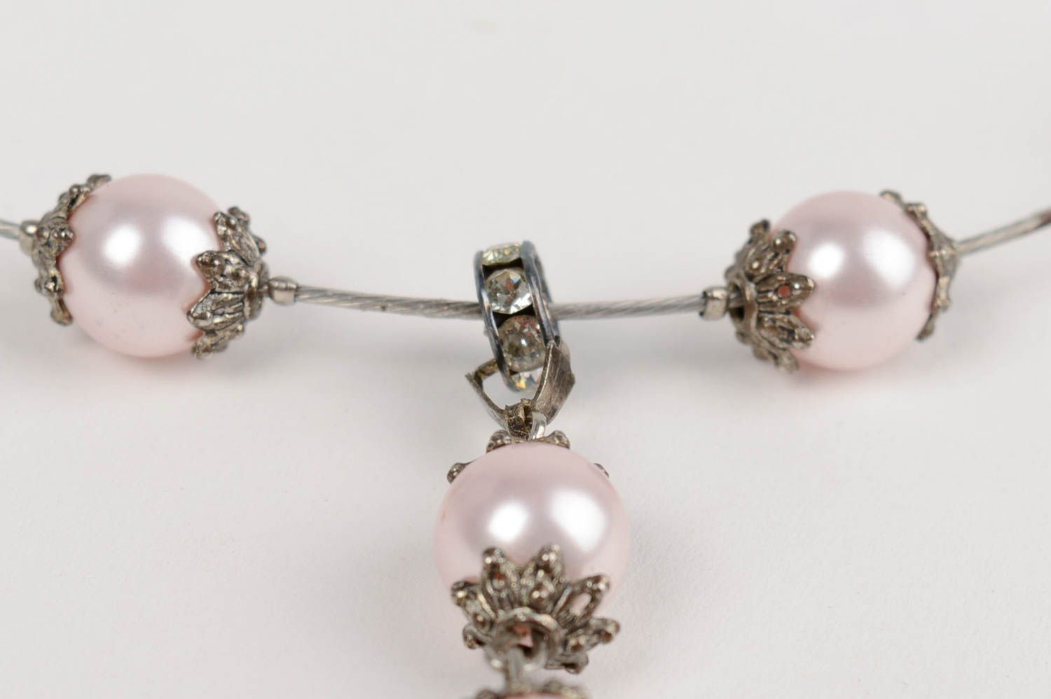 Collier en perles d'imitation céramiques avec pendentif fait main élégant photo 5