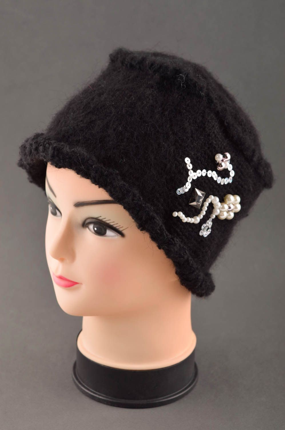 Mütze für Frauen schwarze Mütze modisches Accessoire Designer Handarbeit toll foto 1